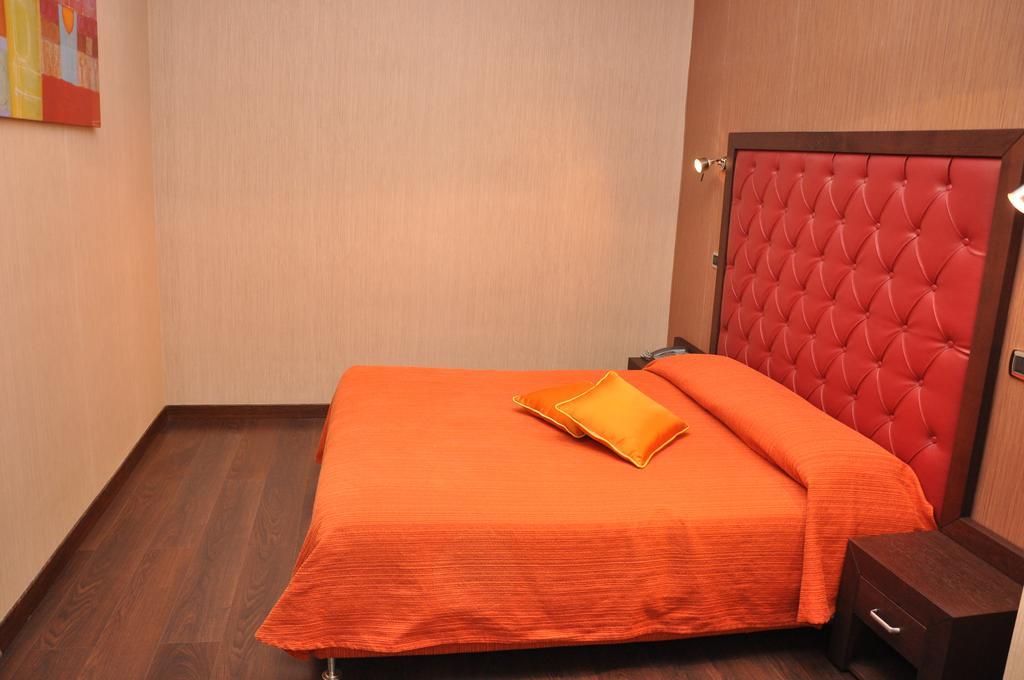 אריאנו אירפינו Hotel Fontana Del Re חדר תמונה