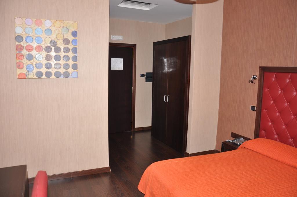 אריאנו אירפינו Hotel Fontana Del Re מראה חיצוני תמונה