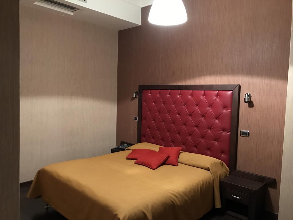 אריאנו אירפינו Hotel Fontana Del Re מראה חיצוני תמונה